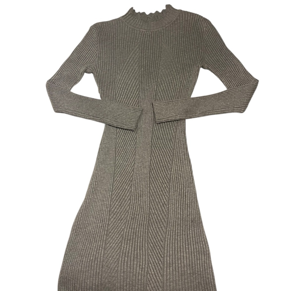 Elegant Gray Ribbed Knit Dress